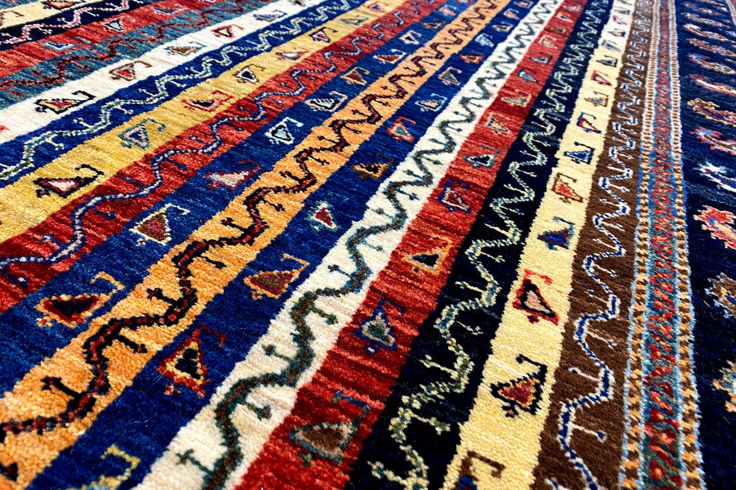 Qashqai Exklusiv 9701445 - (193x101 cm) - Premium Teppich from German Carpet Shop - Just €1490! Shop now at German Carpet Shop