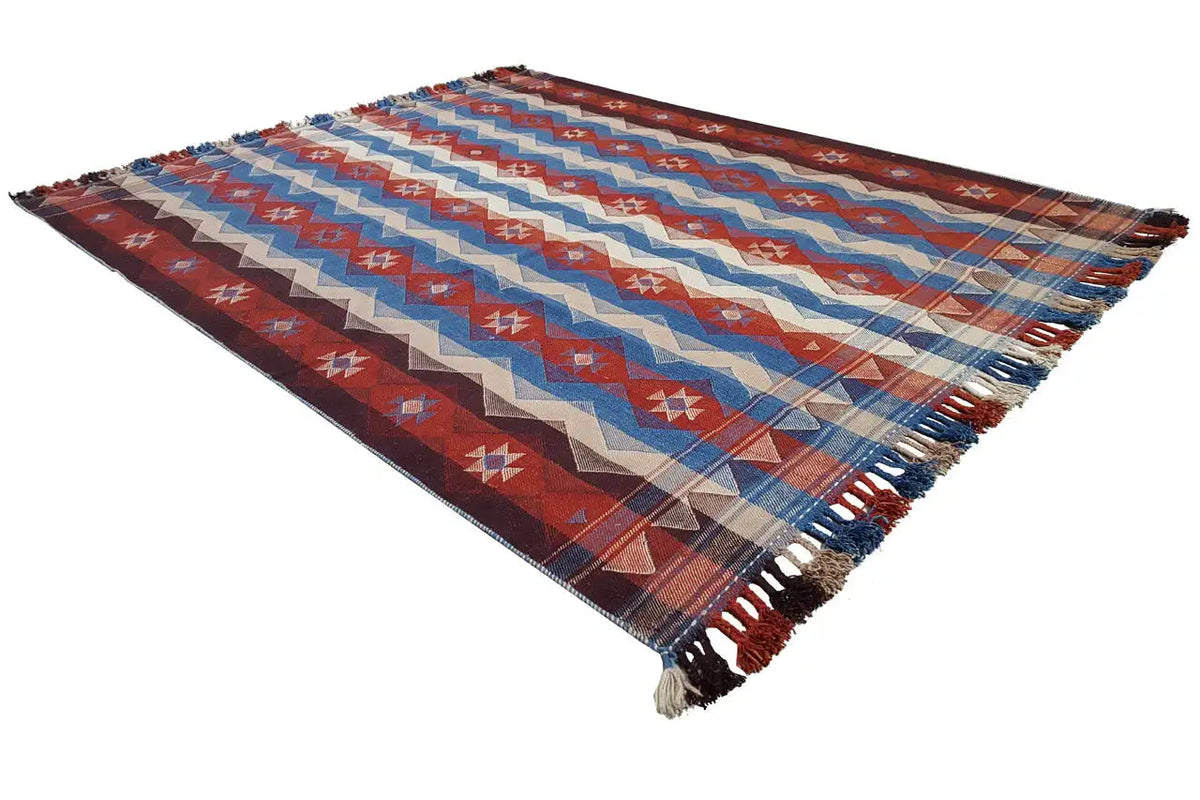 Jajim exclusive rug 207x177 cm: diagonal view of zigzag pattern and fringes