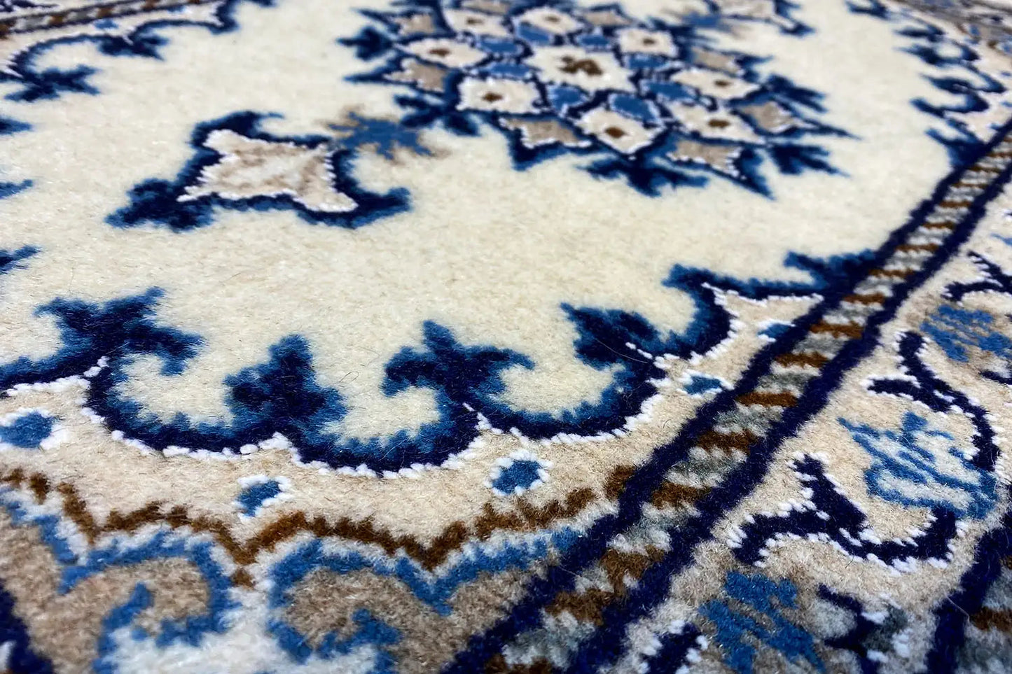 Nain (62x40cm) - German Carpet Shop