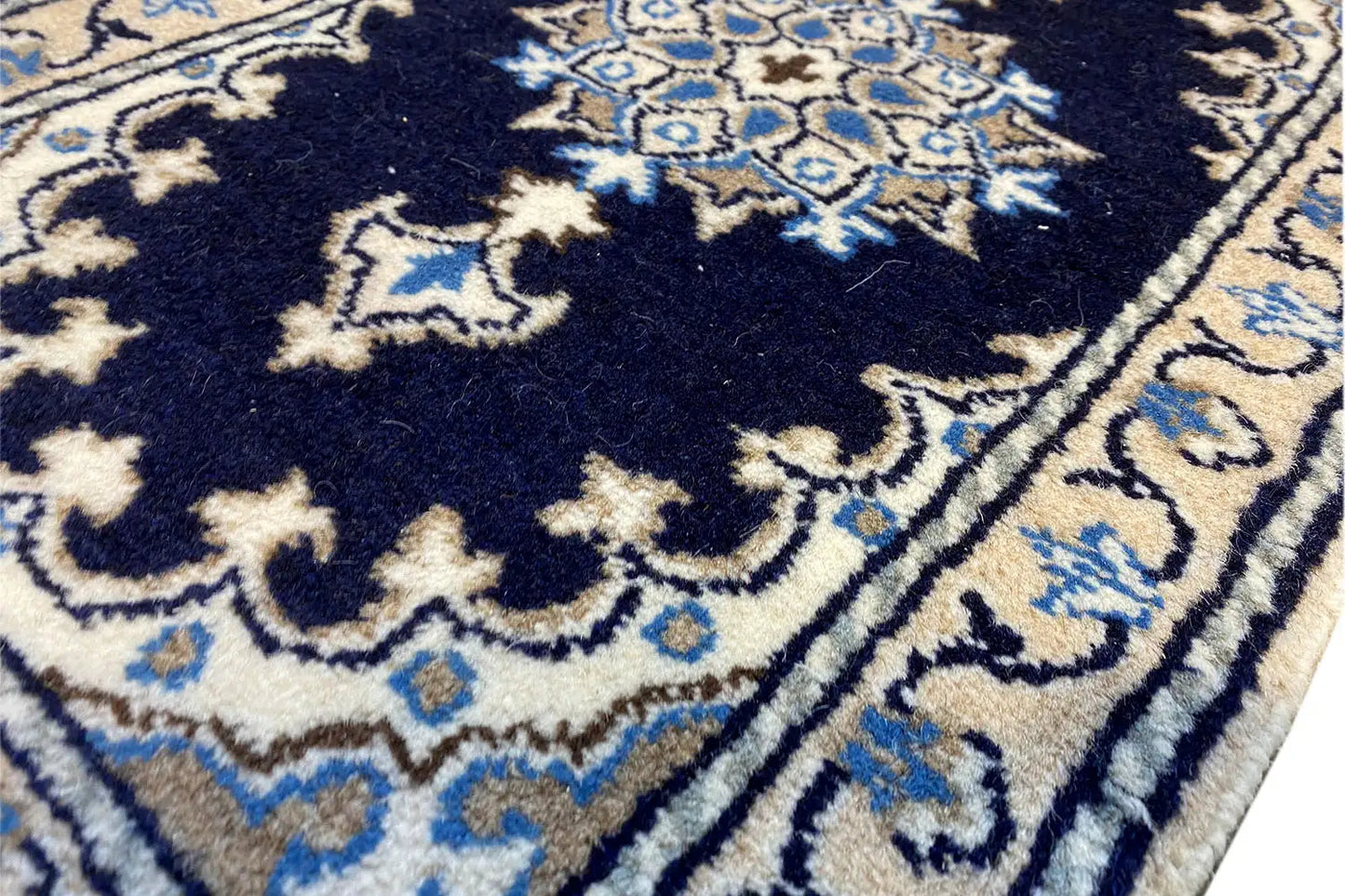 Nain (64x39cm) - German Carpet Shop