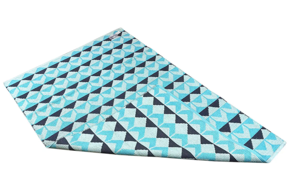 Modern kilim rug with diagonal zigzag diamonds in turquoise blue, black, and cream