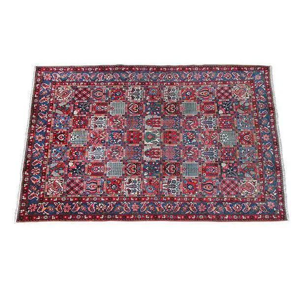 Bakhtiari rug (320x214 cm), rectangular, dense patchwork ornamental pattern with border.