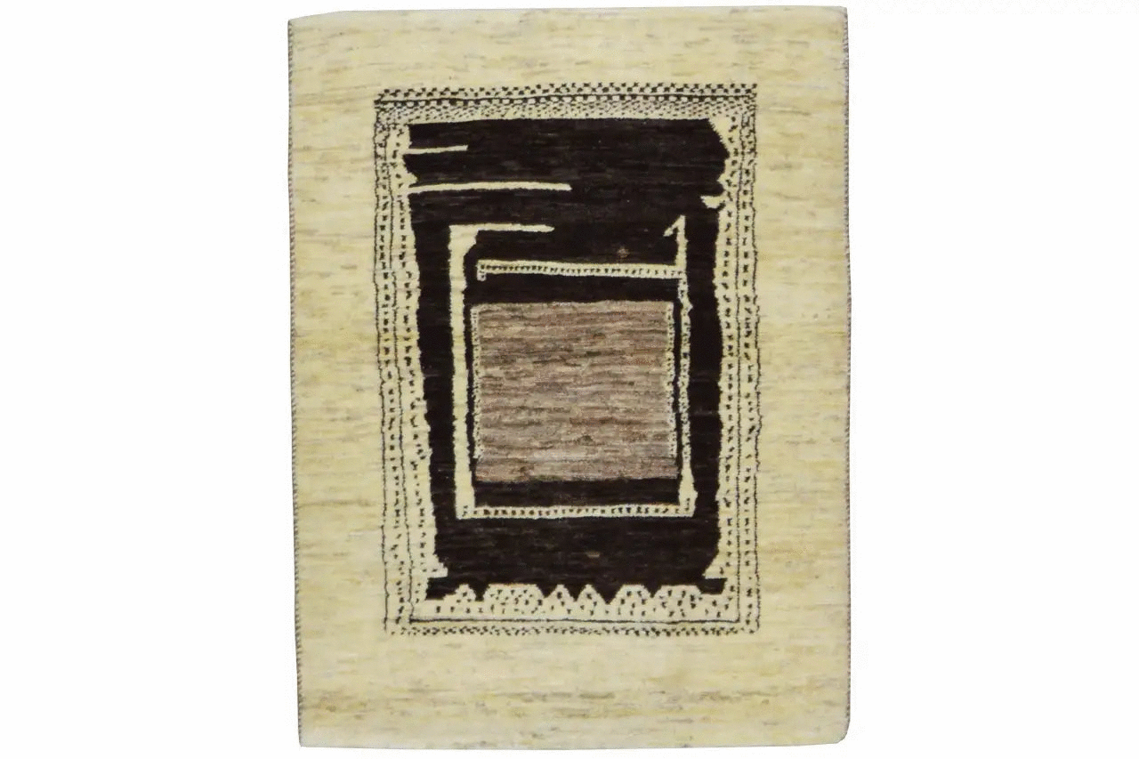 Gabbeh rug 109x81 cm, beige background with a dark square medallion