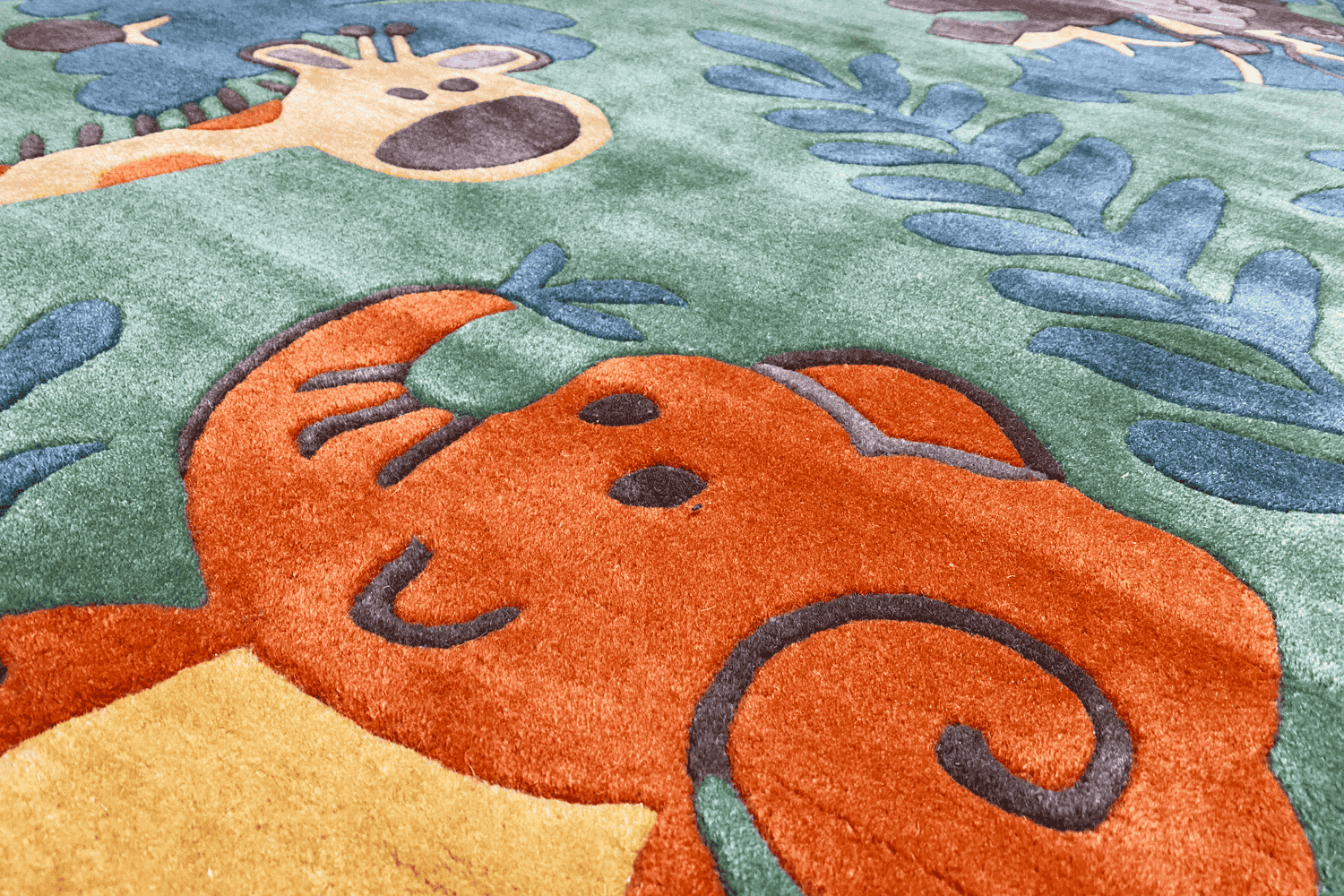 Grüner handgetufteter Kinder-Dschungel-Teppich, 120x180cm (4x6 ft) - German Carpet Shop