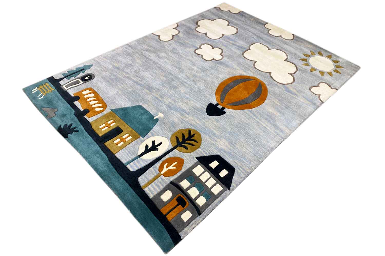 Handgetufteter Wollteppich mit verspieltem Heißluftballon- und Stadtmotiv, 170x240cm (5.6X7.9ft) - German Carpet Shop