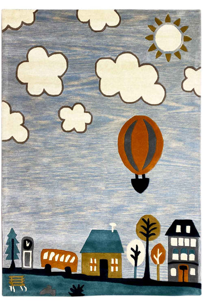 Handgetufteter Wollteppich mit verspieltem Heißluftballon- und Stadtmotiv, 170x240cm (5.6X7.9ft) - German Carpet Shop