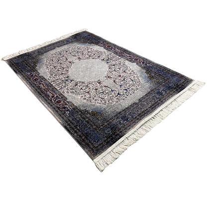 Hochwertiger Teppich in Blau-Grau im traditionellen Muster für elegante Einrichtung