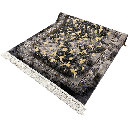 Schwarz-goldener Teppich in eleganter Vintage-Optik.