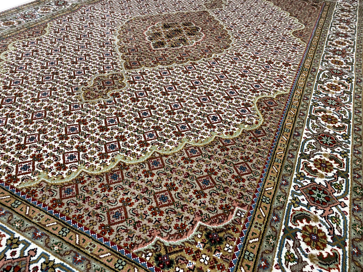 Indo Tabriz Carpet - 1419411 (245x173 cm)