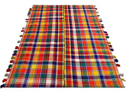 Esszimmer Jajim Wollteppich handgefertigt im mehrfarbigen Karomuster