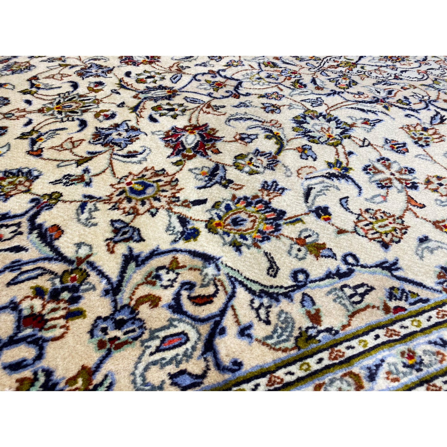 Keshan Carpet 294x192 cm