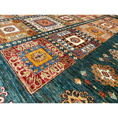 Khorjin-Teppich - Blaugrünes geometrisches Design & rustikale Eleganz, 229x176 cm - German Carpet Shop