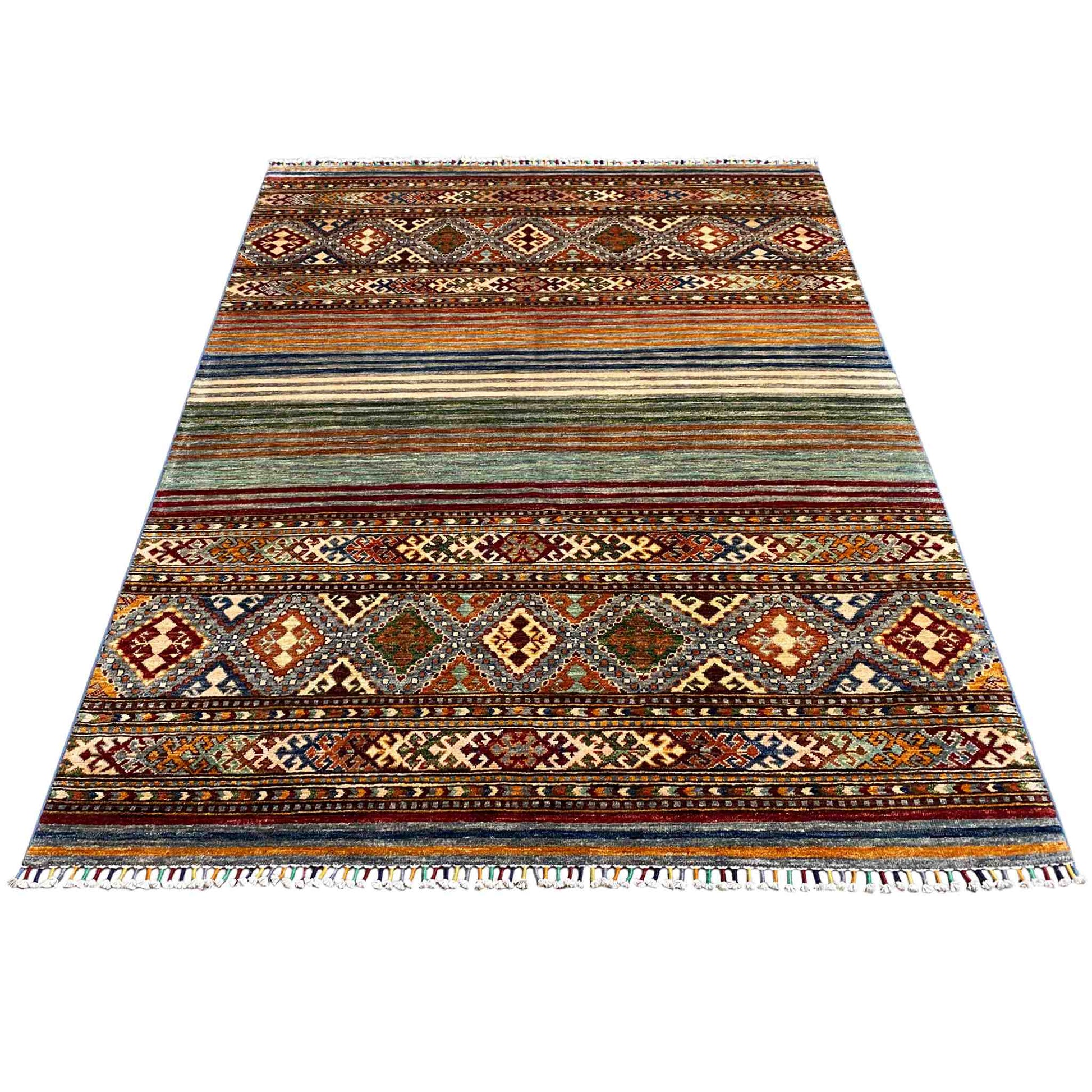 Khorjin Teppich - Lebhafte Streifen & Rautenmotive, 201x157 cm - German Carpet Shop