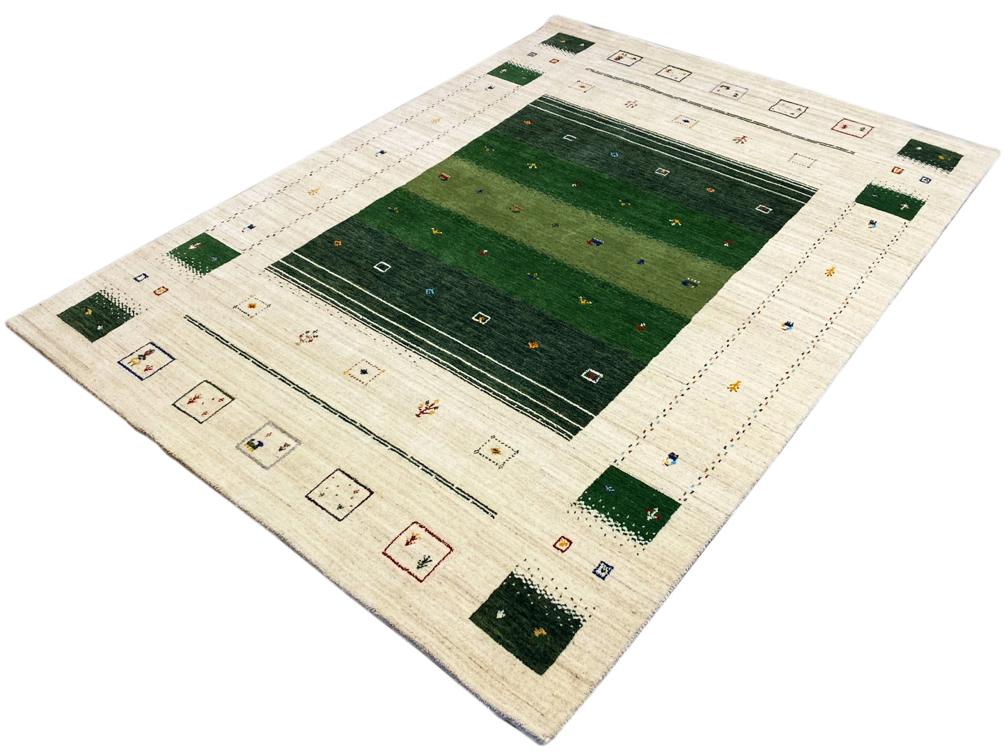 Loom Luri Rug - 175x241 cm