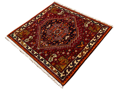 Poshti rug 60x60 cm, square pattern in red with a yellow-orange central motif