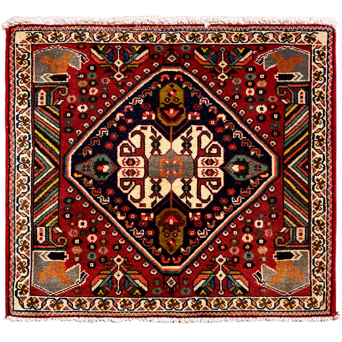 Oriental rug with border and red pattern, central medallion