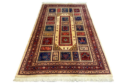 Qashqai - Klassisch (198x139 cm) - German Carpet Shop