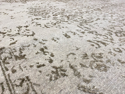 Eleganter Wohnteppich mit dezentem orientalischem Muster