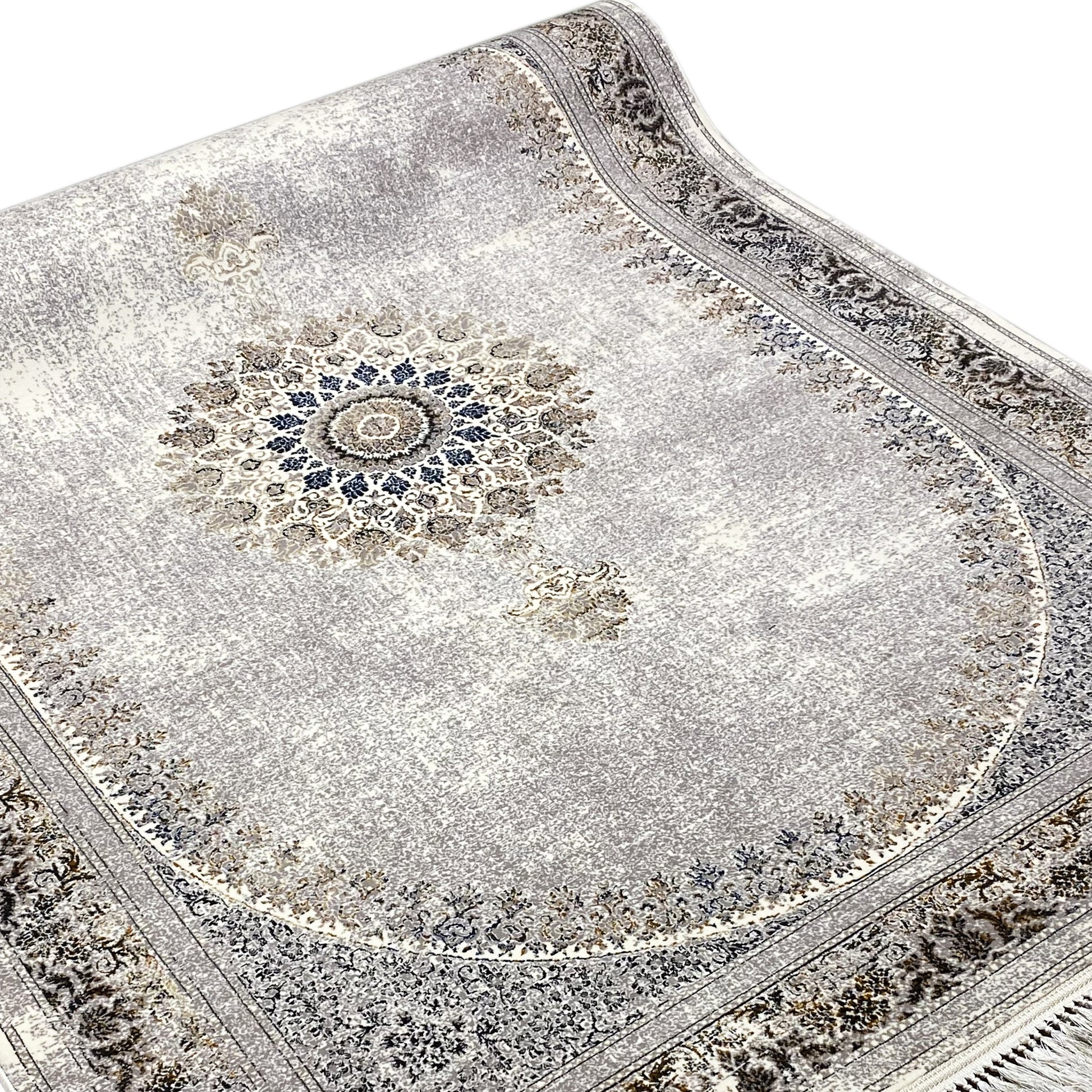 Kurzflor-Webteppich mit traditionellem Muster in gedämpften Farben für ein gemütliches Ambiente