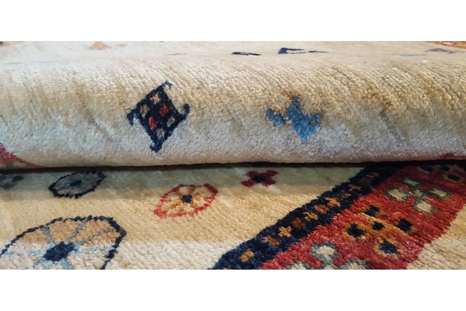 Qashqai Exklusiv 303648 - (102x97cm) - German Carpet Shop