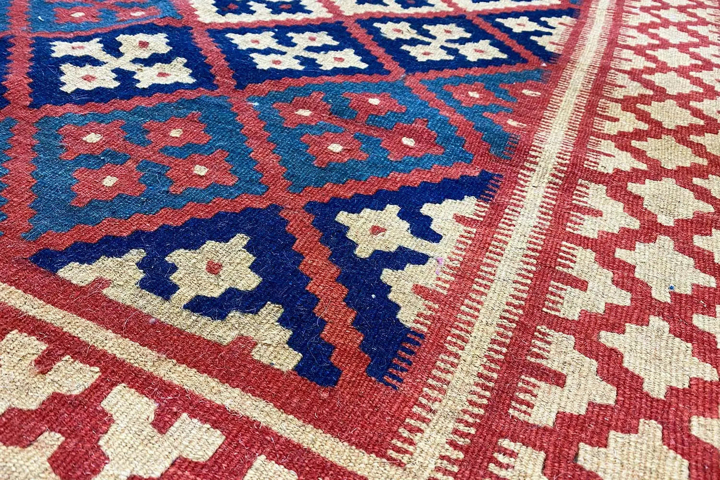  Kilim Qashqai  - 301882 (185x123 cm) - Premium Kelim from German Carpet Shop - Just €199! Shop now at German Carpet Shop