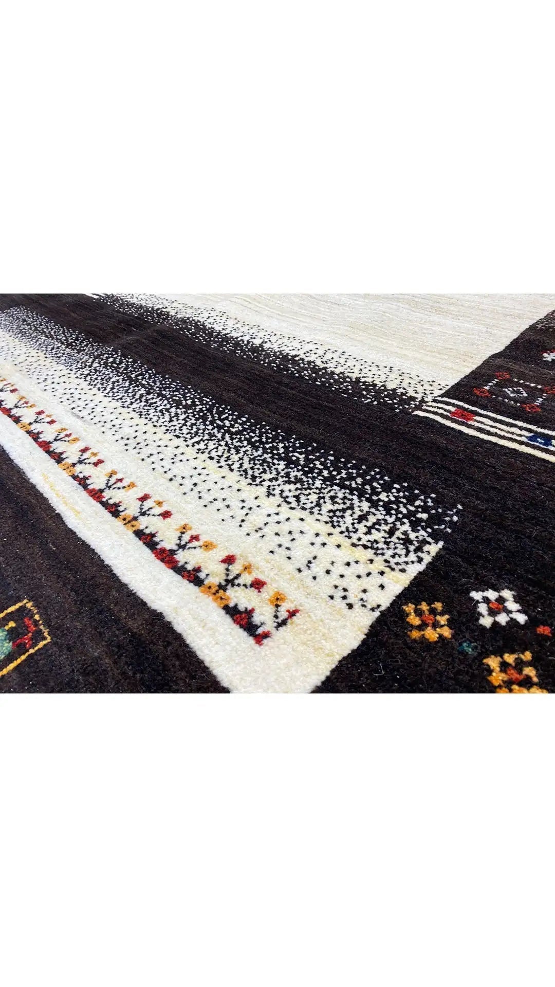  Gabbeh - 33746 (199x137 cm) - Premium Gabbeh from German Carpet Shop - Just €990! Shop now at German Carpet Shop