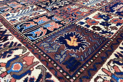 Bakhtiari - (204x142cm) - German Carpet Shop