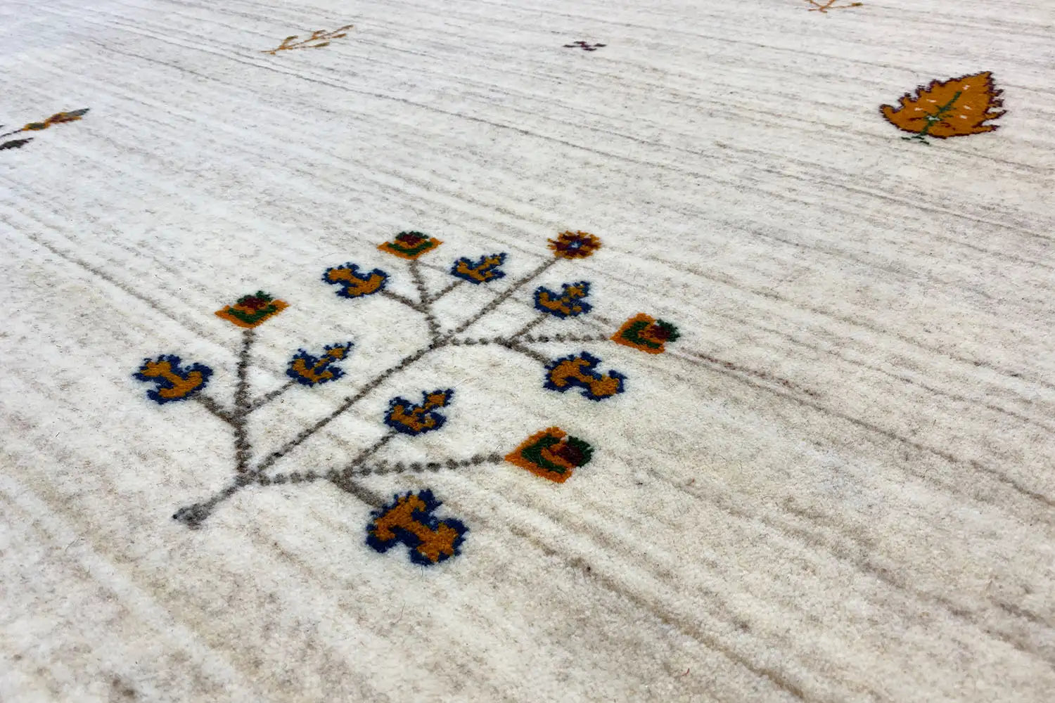 Gabbeh - Loom (241x177cm) - German Carpet Shop