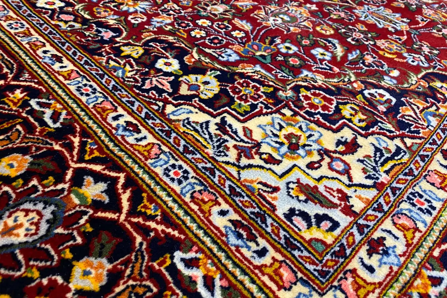  Keshan (207x139 cm) - Premium Teppich from German Carpet Shop - Just €990! Shop now at German Carpet Shop