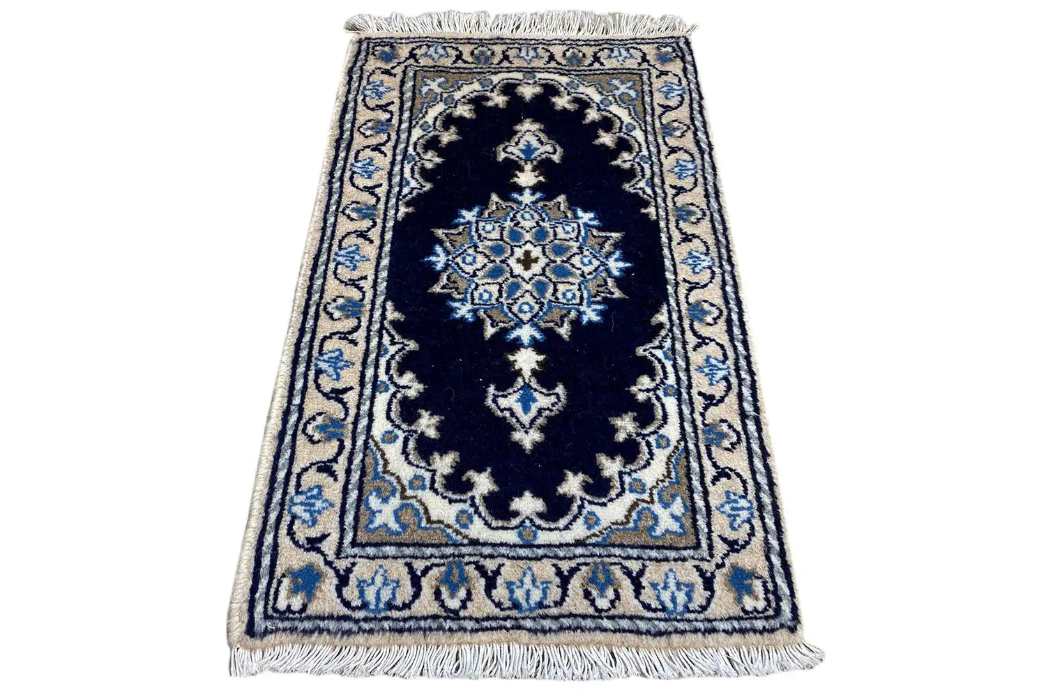 Nain (64x39cm) - German Carpet Shop