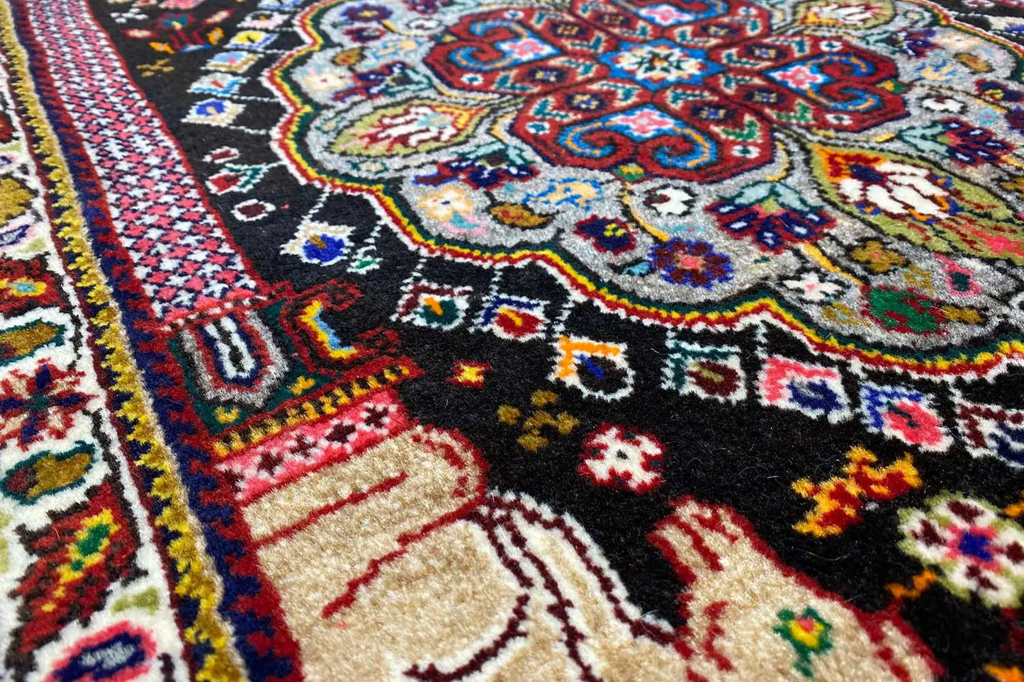 Shiraz Qashqai - (114x59cm) - German Carpet Shop