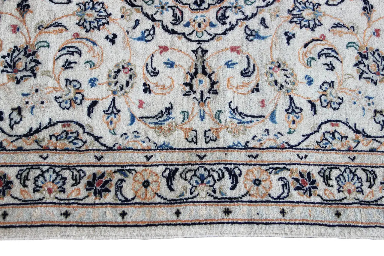 Keshan - Beige (147x103 cm) - German Carpet Shop