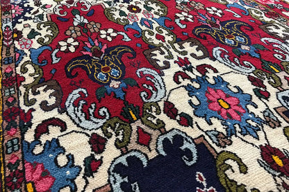 Bakhtiari - (142x104cm) - German Carpet Shop